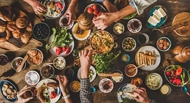 Bayram sofrası keyif mi, kâbus mu? Uzmanından 10 altın tavsiye