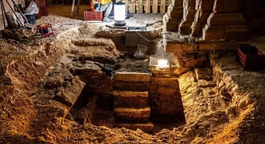 Fransa’da 400 yıllık mühürlü mezar bulundu