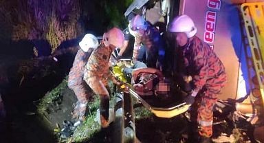Malezya'da otobüs kazası: 15 ölü