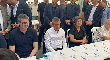 Özel, Cumhuriyet Meydanı'nda kurulan çadırda taziyeleri kabul etti