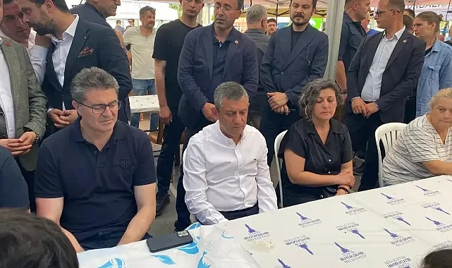 Özel, Cumhuriyet Meydanı'nda kurulan çadırda taziyeleri kabul etti
