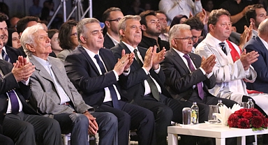 11'inci Cumhurbaşkanı Gül: Dünyada çok tehlikeli bir dönemden geçiyoruz