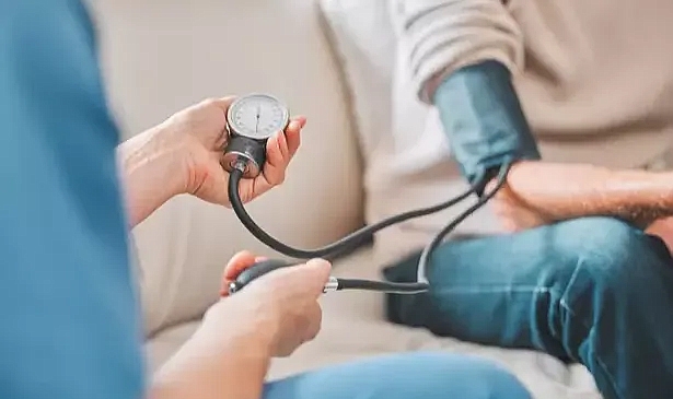 Hipertansiyon hastalarına yaz aylarında sağlıklı yaşam uyarısı