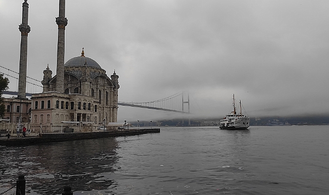 İstanbul Boğazı’nda sis etkili oluyor