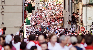 San Fermin Festivali'ndeki boğa koşusunda 8 kişi yaralandı