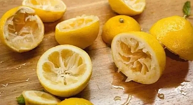 Sıkılmış limonları sakın çöpe atmayın! Buzluğa koyunca şifa deposuna dönüyor