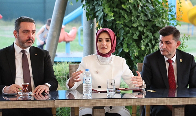 Bakan Göktaş, şehit yakınları ve gazilerle bir araya geldi