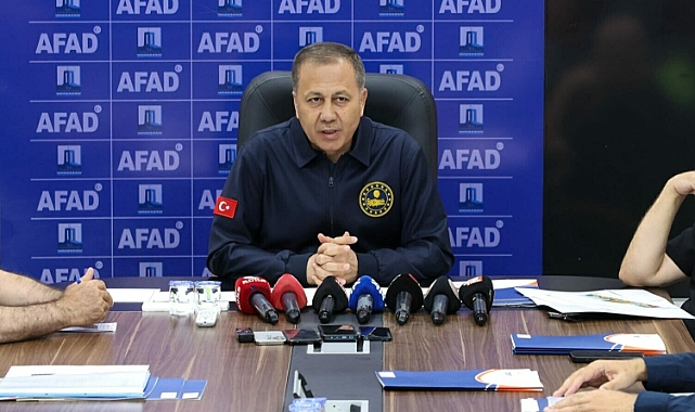 Bakan Yerlikaya: Çanakkale'deki yangında bin hektar alan zarar gördü