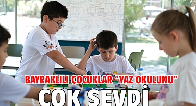 Bayraklılı çocuklar