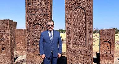 BBP lideri Destici’den Malazgirt Zaferi mesajı