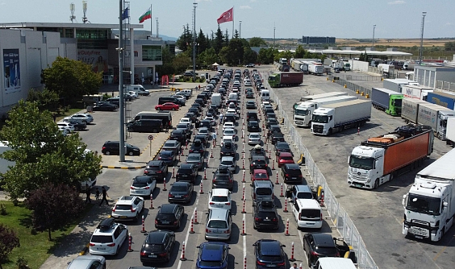 Kapıkule'de gurbetçilerin hüzünlü dönüşü