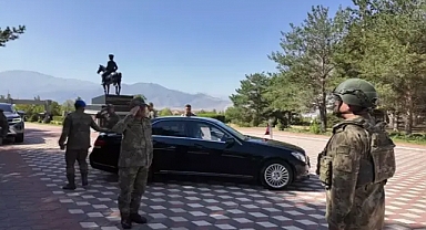 Kara Kuvvetleri Komutanı Orgeneral Tokel, karargahlarda incelemelerde bulundu