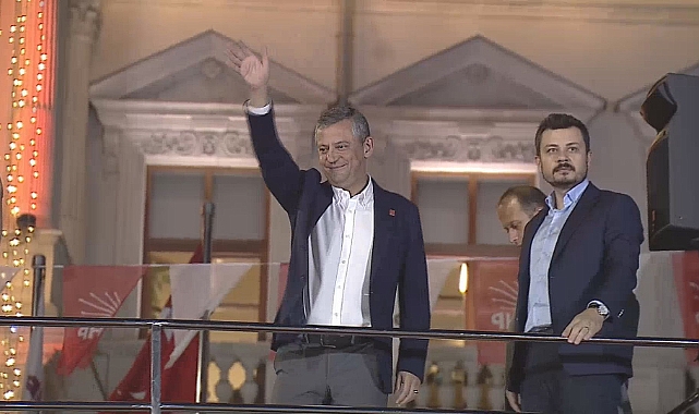 Özgür Özel Beyoğlu'nda konuştu