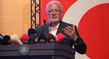 Pop yıldızı gibi politikacı