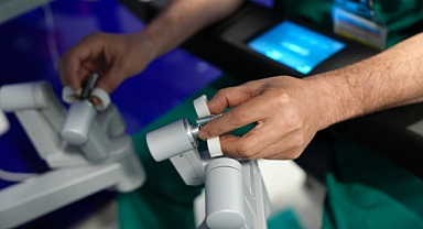 ‘Robot destekli cerrahi, iyileşme süresini minimuma indiriyor’