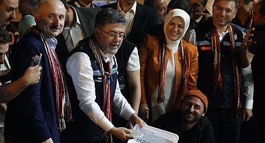 Bakan Yumaklı: Müsilajdan olumsuz etkilenen balıkçılarımıza destek sağlayacağız