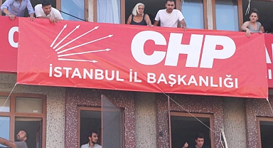 CHP'nin Bahçelievler binasındaki 'İstanbul İl Başkanlığı' yazısı yenilendi