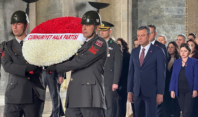 Özgür Özel, Anıtkabir'i ziyaret etti