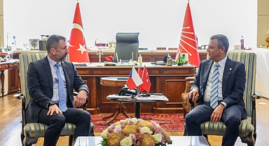 Özgür Özel, Çek Cumhuriyeti Büyükelçisi Stapanek'i kabul etti