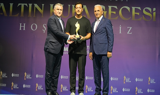 ‘Yılın spor insanı’ eski futbolcu Mesut Özil seçildi
