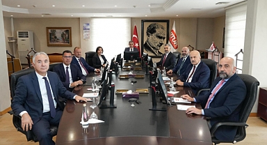 Bakan Kacır'dan Bakü'de diplomasi trafiği