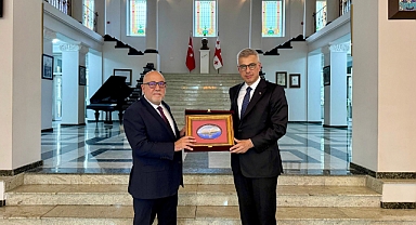 Bakan Memişoğlu, Türkiye'nin Tiflis Büyükelçiliği'ni ziyaret etti