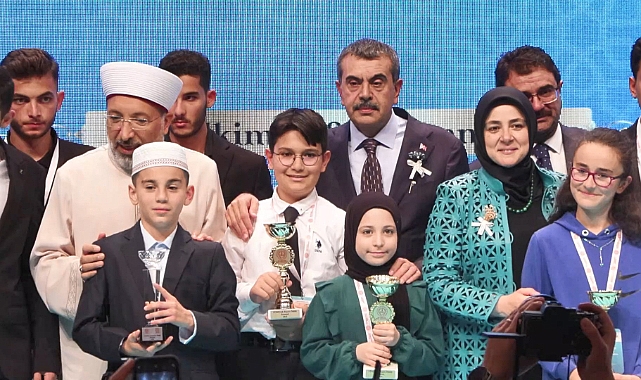 Bakan Tekin: İmam hatip okullarını dünya çapında bir model haline getirmek istiyoruz