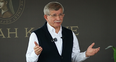 Davutoğlu: Bana ihtiyaç olmadığına inanmasam siyaseti bırakırdım