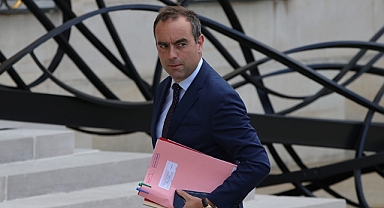 Macron istifa eden Lecornu'yu yeniden başbakan olarak atadı