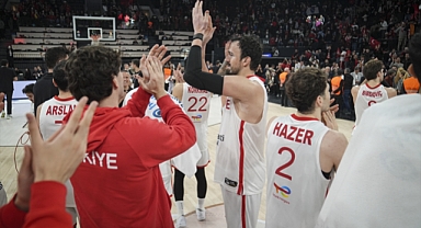 '12 Dev Adam', Dünya Kupası Elemeleri'ne galibiyetle başladı