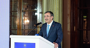 Cevdet Yılmaz 'Milli Sarayların Yüzyılı Sempozyumu'na katıldı