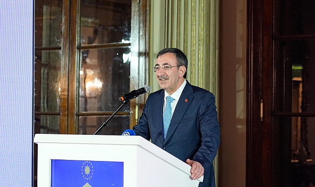 Cevdet Yılmaz 'Milli Sarayların Yüzyılı Sempozyumu'na katıldı