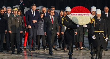 CHP heyeti Anıtkabir'i ziyaret etti