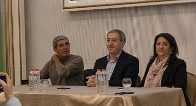 DEM Parti'li Bakırhan: Hala dökülen kan yetmemiş gibi kanla beslenenler var