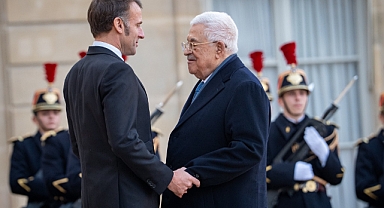 Fransa Cumhurbaşkanı Macron ile Filistin Devlet Başkanı Abbas bir araya geldi