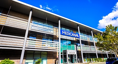Medicana İngiltere açıldı, Romanya için imzalar atıldı