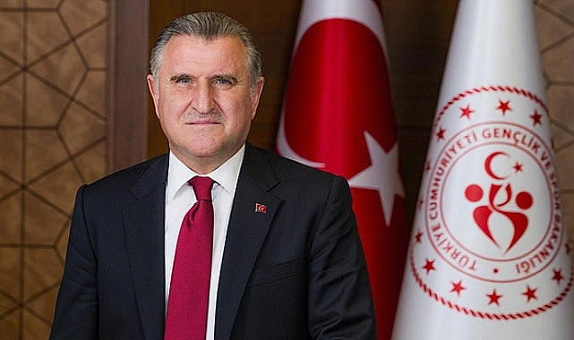 Bakan Bak’tan Galatasaray’a kutlama mesajı