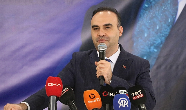 Bakan Kacır, İftar programında konuştu