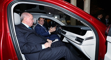 Cumhurbaşkanı Erdoğan, Sisi’ye Togg hediye etti