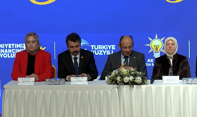 AK Parti teşkilatı, Ala ve Varank’ın katıldığı toplantıda bayramlaştı