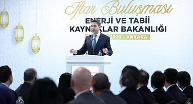 Bakan Bayraktar, bakanlık çalışanlarıyla iftarda bir araya geldi