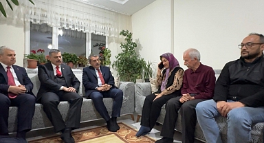 Bakan Tekin ve Bakan Çiftçi, cinayete kurban giden Fatma Nur öğretmenin ailesine taziyede bulundu