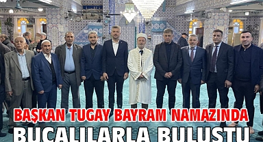 Başkan Tugay bayram namazında Bucalılarla buluştu