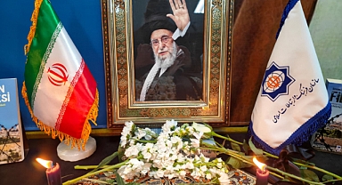 İran Büyükelçiliği, Hamaney için anma töreni düzenledi