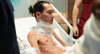 Kazakistanlı Abdrakhmanov’un boynundaki tümör Türkiye’de çıkarıldı