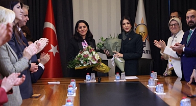 AK Parti’de Ayan yeni görevini devraldı