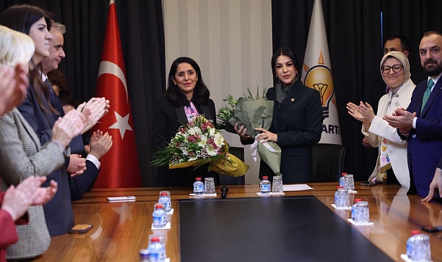 AK Parti’de Ayan yeni görevini devraldı