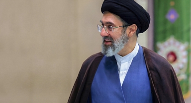 İran lideri Hamaney: Donanmamız savaşa hazır