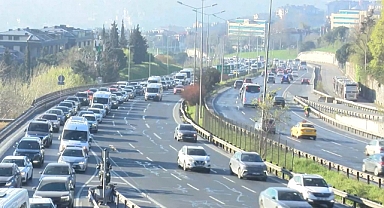İstanbul'da haftanın ilk iş gününde trafik yoğunluğu
