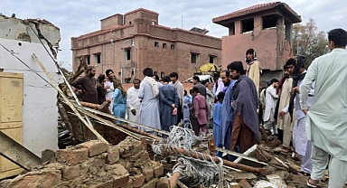 Pakistan'da polis karakoluna saldırı